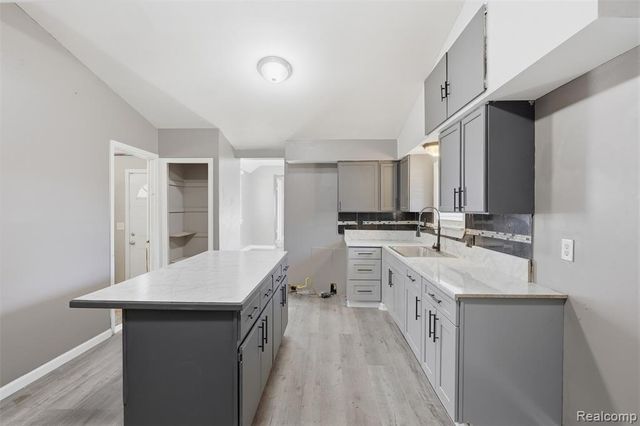 20604 Annapolis Street, Dearborn Heights, MI 48125