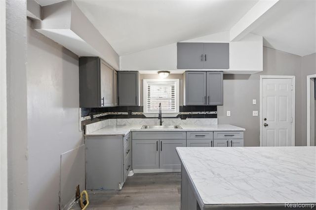 20604 Annapolis Street, Dearborn Heights, MI 48125