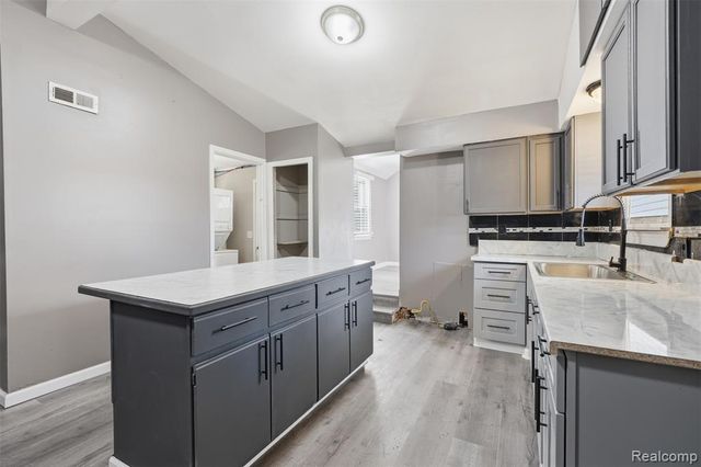 20604 Annapolis Street, Dearborn Heights, MI 48125