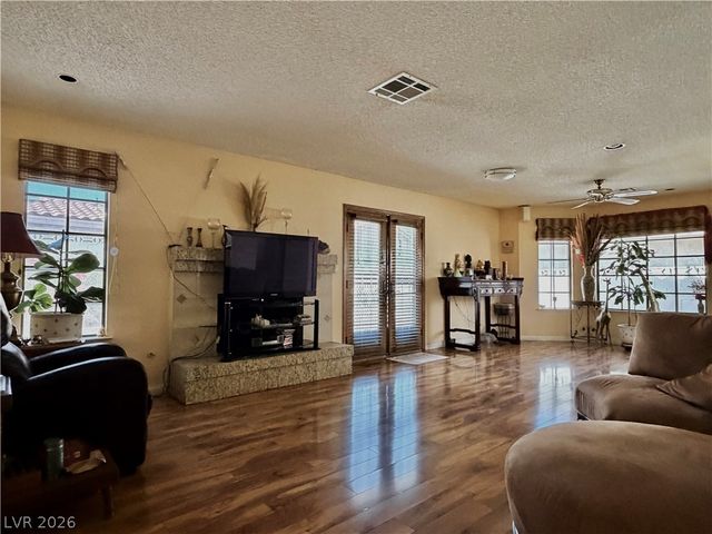5724 West Viking Road, Las Vegas, NV 89103