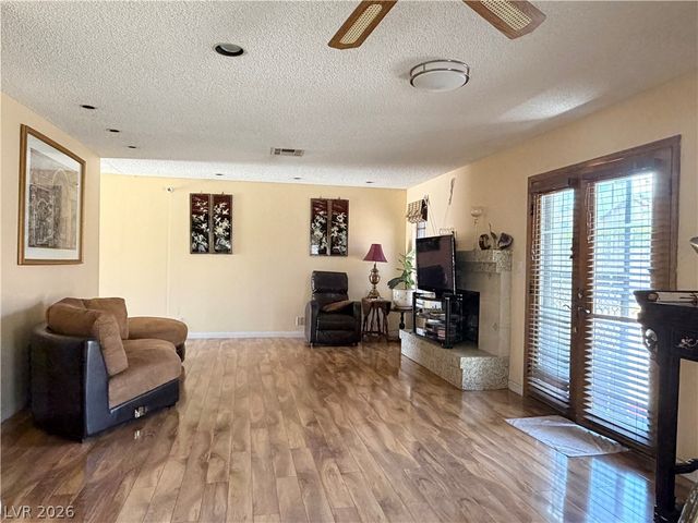 5724 West Viking Road, Las Vegas, NV 89103