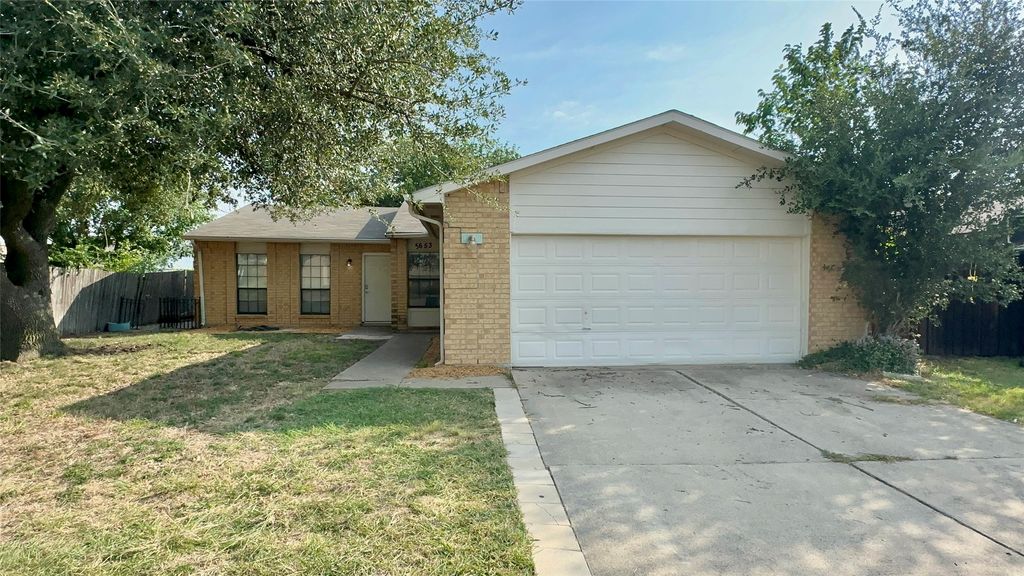 5653 Powers Street, The Colony, TX 75056
