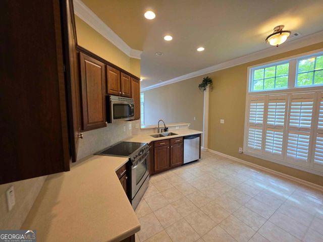 1213 Dawnview Dr, Locust Grove, GA 30248