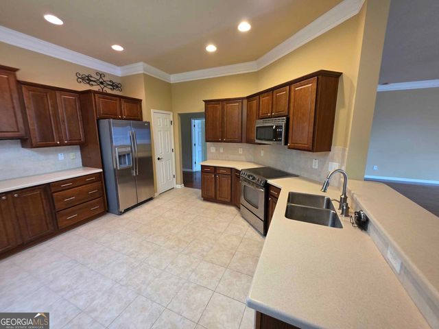 1213 Dawnview Dr, Locust Grove, GA 30248