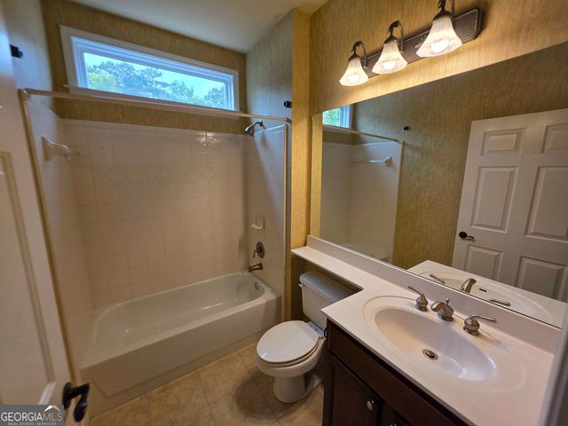 1213 Dawnview Dr, Locust Grove, GA 30248