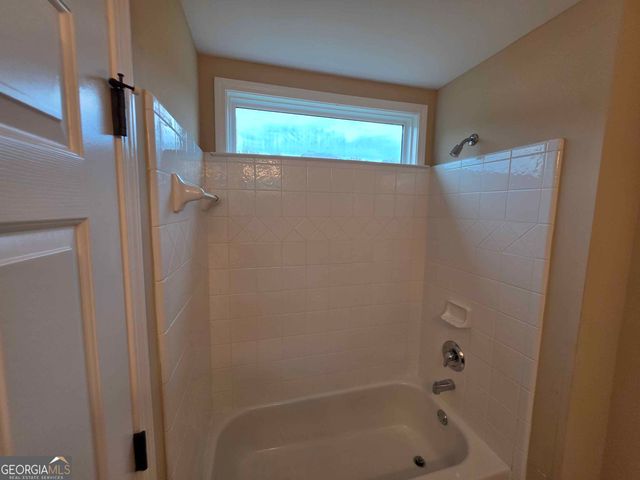 1213 Dawnview Dr, Locust Grove, GA 30248