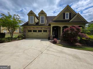 1213 Dawnview Dr, Locust Grove, GA 30248