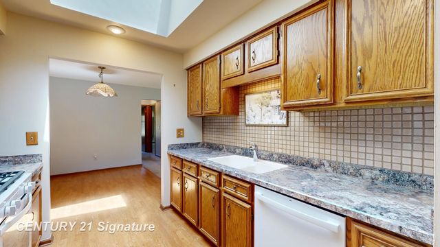 49327 Winchester Court, Shelby Twp, MI 48315