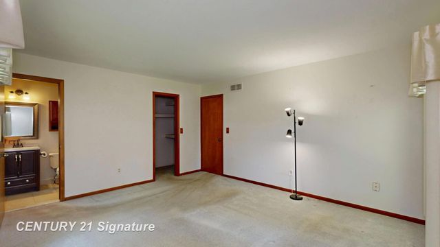 49327 Winchester Court, Shelby Twp, MI 48315