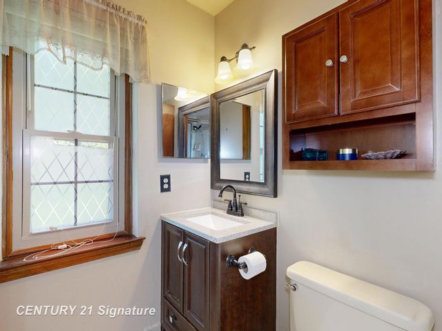 49327 Winchester Court, Shelby Twp, MI 48315