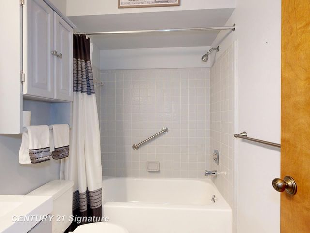 49327 Winchester Court, Shelby Twp, MI 48315