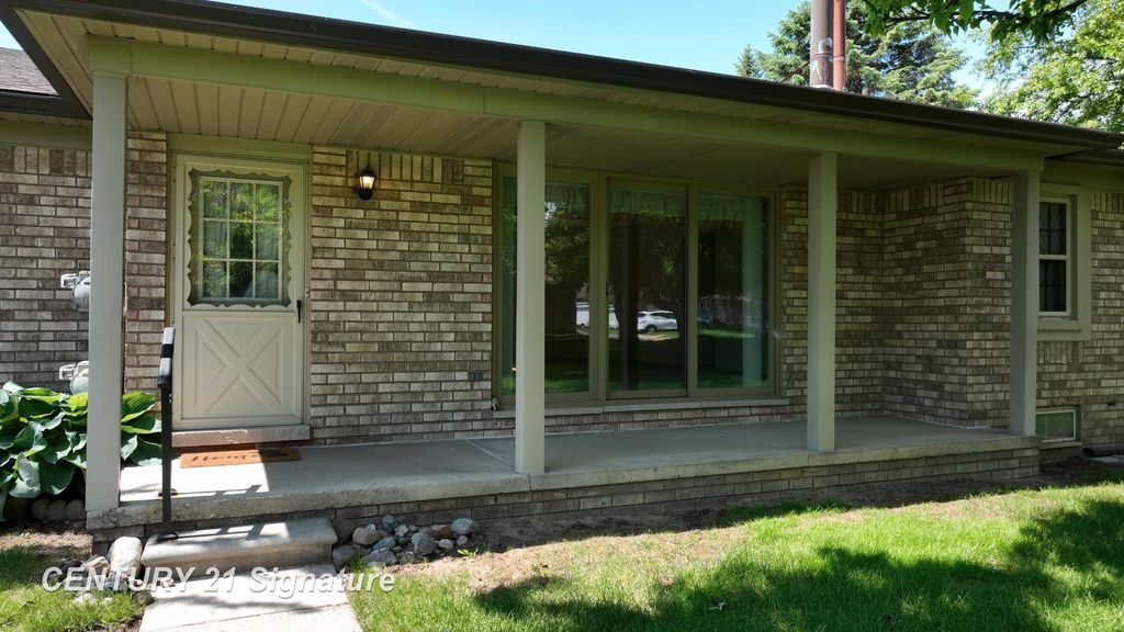 49327 Winchester Court, Shelby Twp, MI 48315