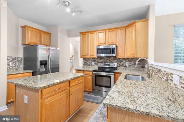 5317 GUNSTON HALL DR, Woodbridge, VA 22193