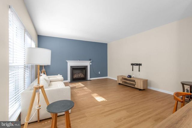 5317 GUNSTON HALL DR, Woodbridge, VA 22193