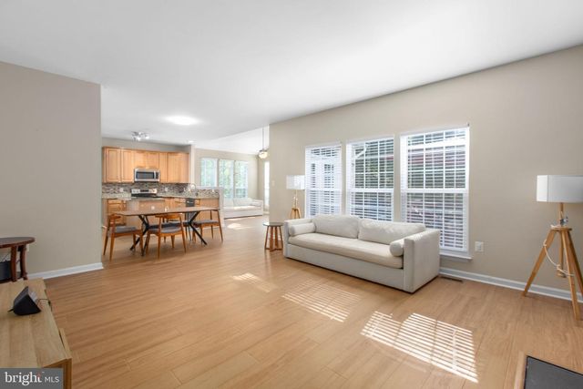5317 GUNSTON HALL DR, Woodbridge, VA 22193