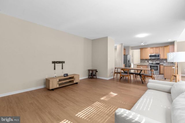 5317 GUNSTON HALL DR, Woodbridge, VA 22193