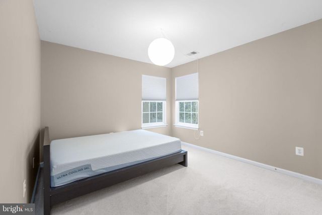 5317 GUNSTON HALL DR, Woodbridge, VA 22193