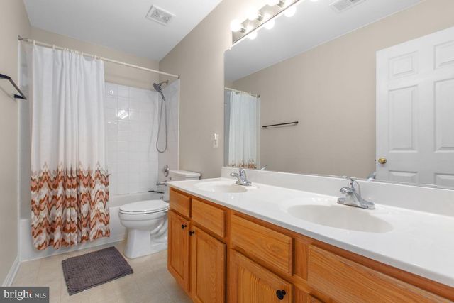 5317 GUNSTON HALL DR, Woodbridge, VA 22193