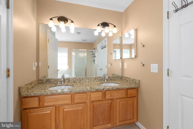 5317 GUNSTON HALL DR, Woodbridge, VA 22193