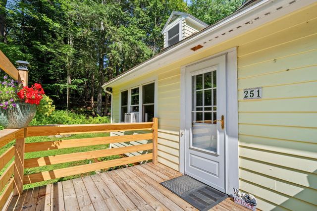 251 Macdowell Road, Peterborough, NH 03458