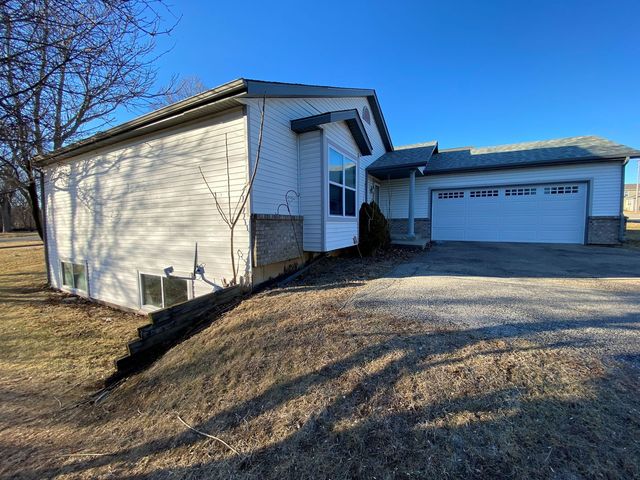 435 Waveland Avenue, Rockford, IL 61102