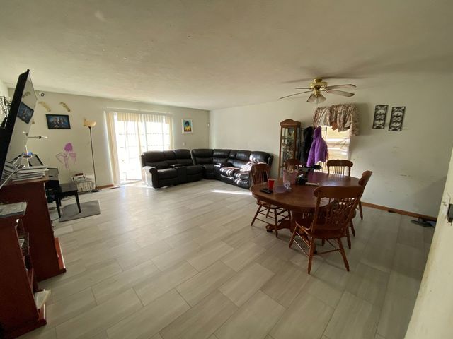 435 Waveland Avenue, Rockford, IL 61102