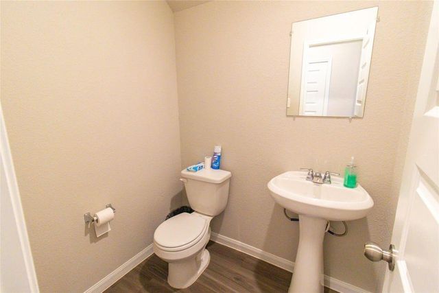 2221 Middle Ridge Drive, Conroe, TX 77301