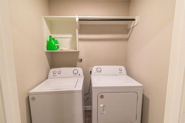 2221 Middle Ridge Drive, Conroe, TX 77301