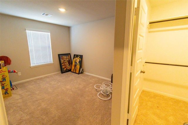 2221 Middle Ridge Drive, Conroe, TX 77301