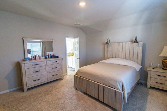 2221 Middle Ridge Drive, Conroe, TX 77301