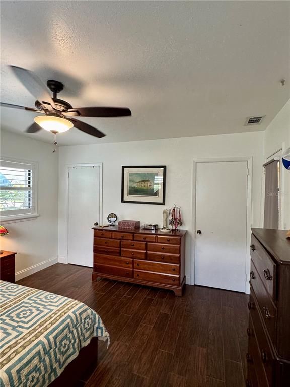 Image 13 of property listing at 3301 W ALLINE AVENUE, Tampa, FL 33611