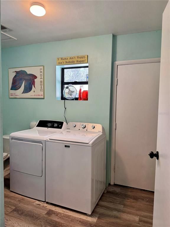 Image 20 of property listing at 3301 W ALLINE AVENUE, Tampa, FL 33611
