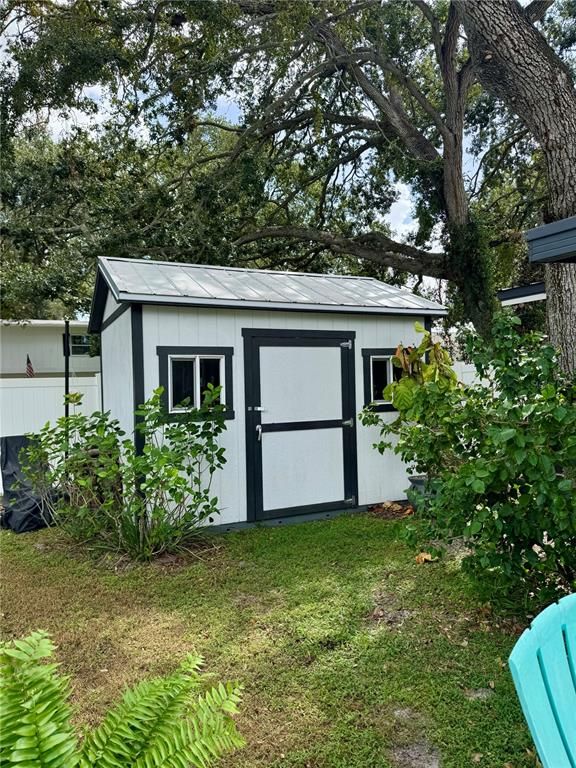 Image 24 of property listing at 3301 W ALLINE AVENUE, Tampa, FL 33611