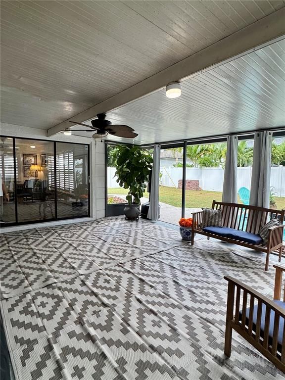 Image 25 of property listing at 3301 W ALLINE AVENUE, Tampa, FL 33611