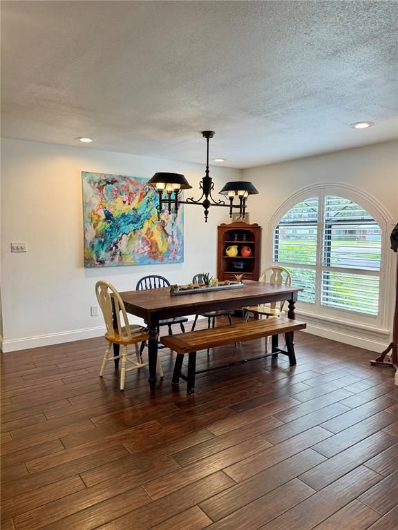 Image 4 of property listing at 3301 W ALLINE AVENUE, Tampa, FL 33611