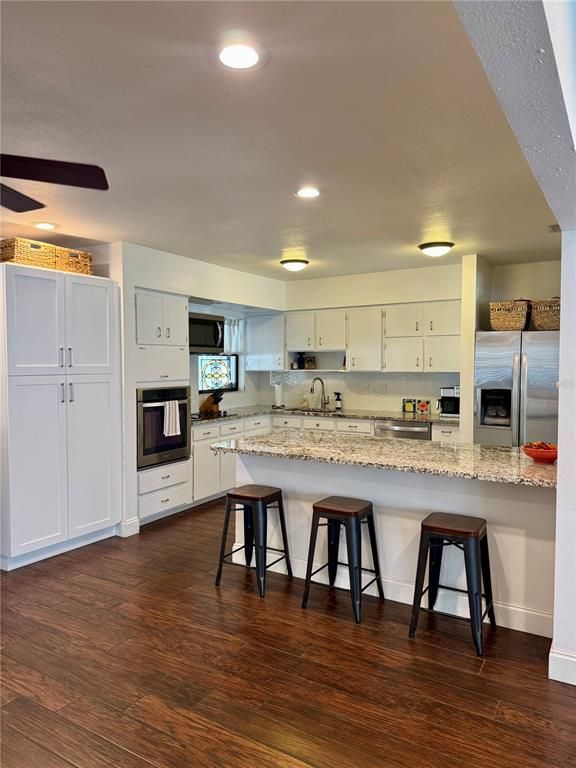 Image 5 of property listing at 3301 W ALLINE AVENUE, Tampa, FL 33611