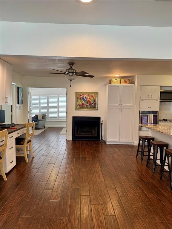 Image 7 of property listing at 3301 W ALLINE AVENUE, Tampa, FL 33611