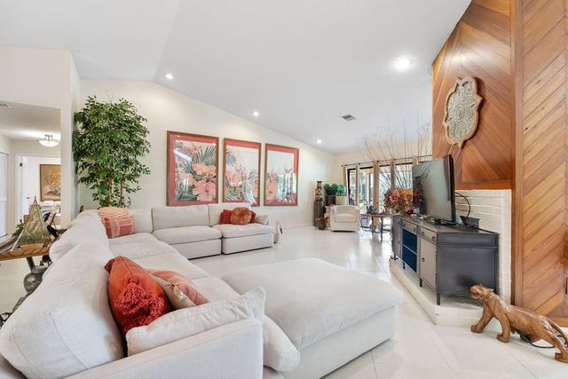 1300 NW 97th Terrace, Coral Springs, FL 33071