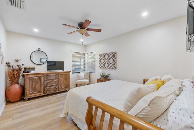 1300 NW 97th Terrace, Coral Springs, FL 33071