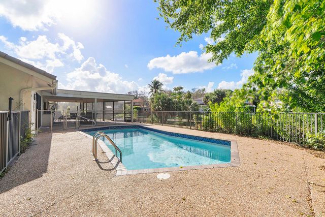 1300 NW 97th Terrace, Coral Springs, FL 33071