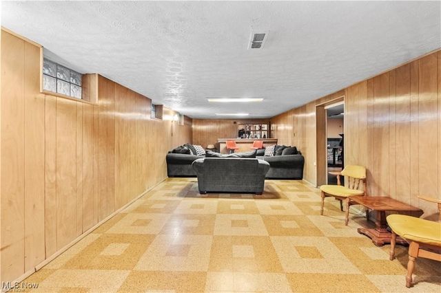 11770 Barrington Boulevard, Parma Heights, OH 44130