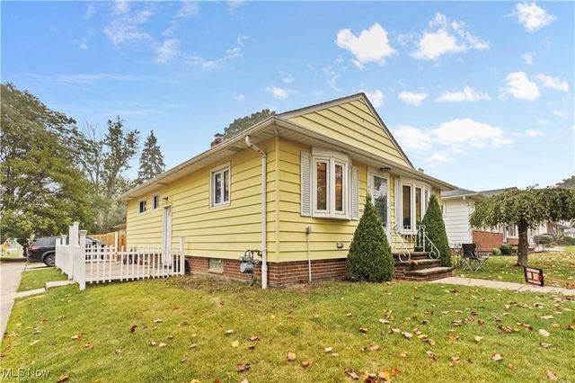 11770 Barrington Boulevard, Parma Heights, OH 44130