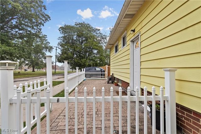 11770 Barrington Boulevard, Parma Heights, OH 44130