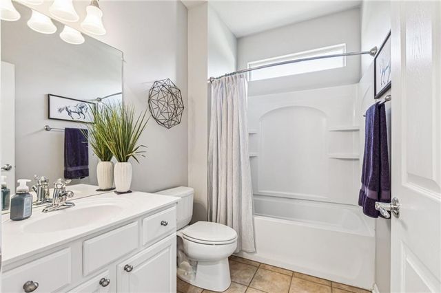 1022 SW Cheshire Drive, Lee's Summit, MO 64083