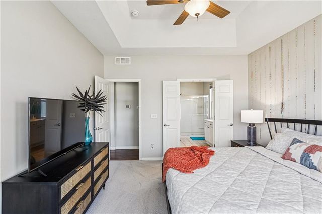 1022 SW Cheshire Drive, Lee's Summit, MO 64083