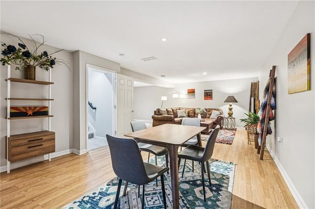 1022 SW Cheshire Drive, Lee's Summit, MO 64083