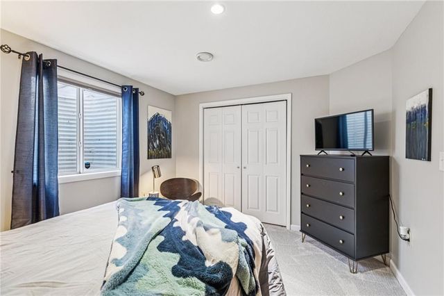 1022 SW Cheshire Drive, Lee's Summit, MO 64083