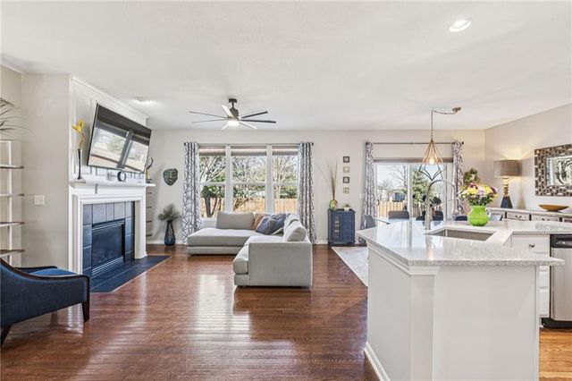 1022 SW Cheshire Drive, Lee's Summit, MO 64083