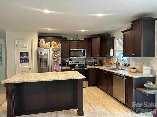 330 W Memorial Highway, Harmony, NC 28634