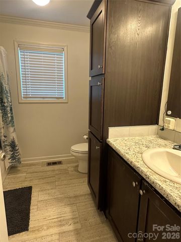330 W Memorial Highway, Harmony, NC 28634